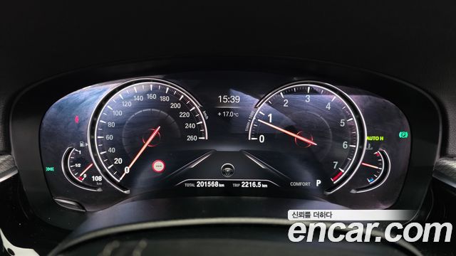 BMW 5-Series 2018 — photo 8