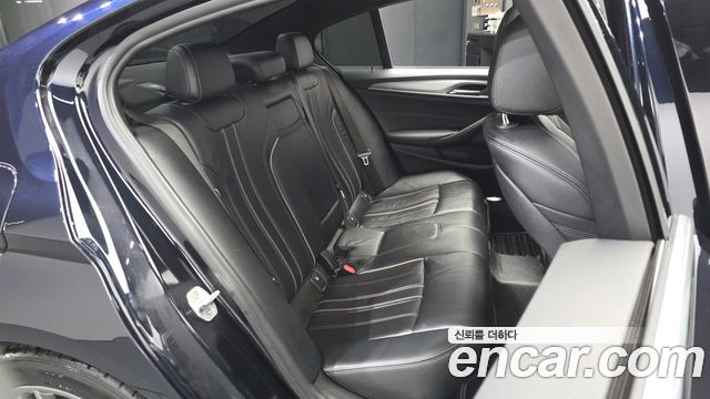 BMW 5-Series 2018 — photo 12