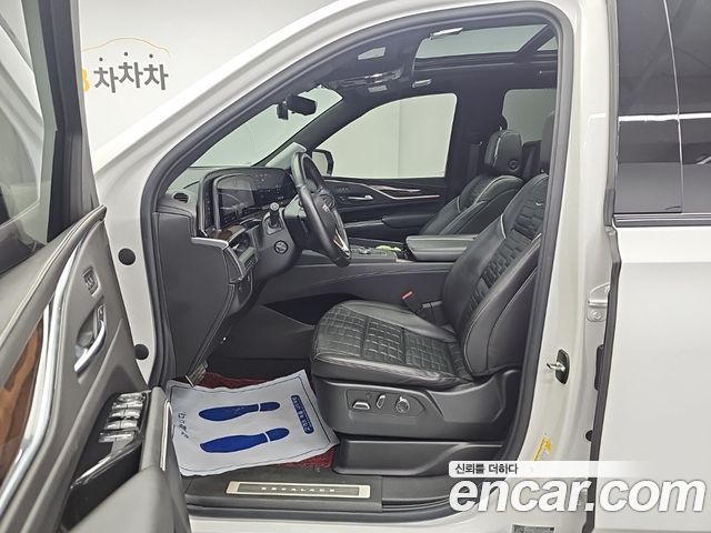 Cadillac Escalade 2022 — photo 11