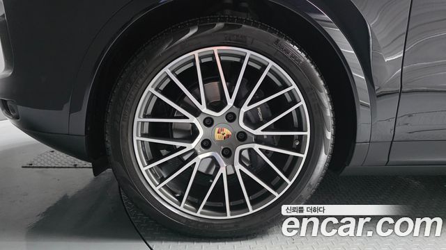 Porsche Cayenne 2021 — photo 5