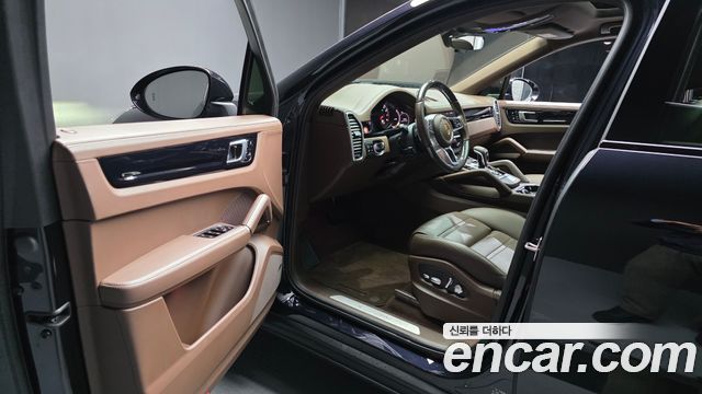 Porsche Cayenne 2021 — photo 13