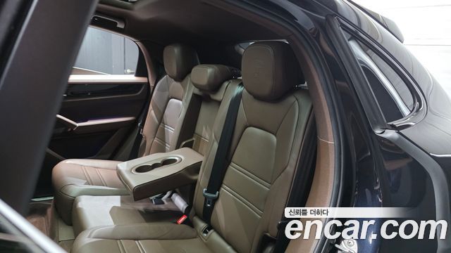 Porsche Cayenne 2021 — photo 18