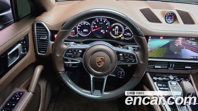 Porsche Cayenne 2021 — photo 20