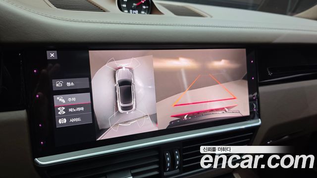 Porsche Cayenne 2021 — photo 21