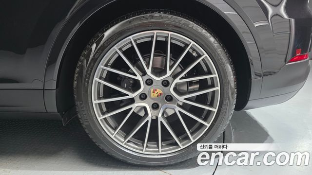 Porsche Cayenne 2021 — photo 7