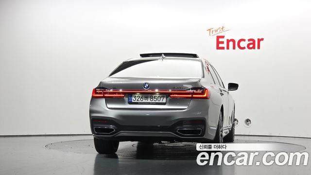BMW 7-Series 2022 — photo 4