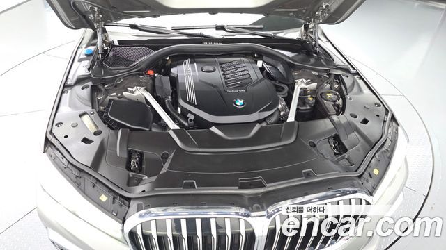 BMW 7-Series 2022 — photo 6