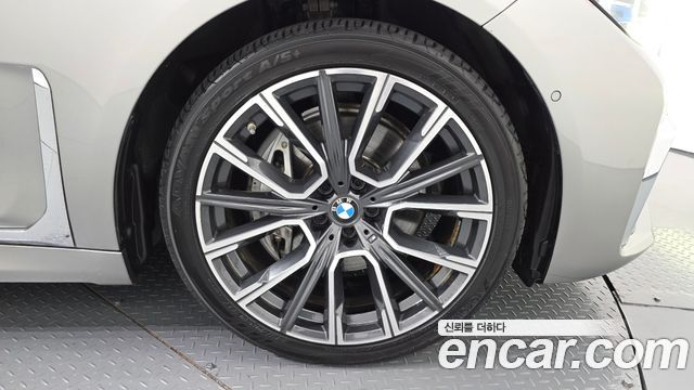 BMW 7-Series 2022 — photo 7