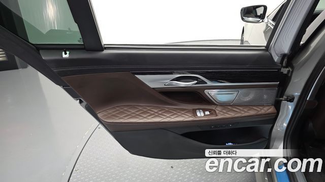 BMW 7-Series 2022 — photo 15