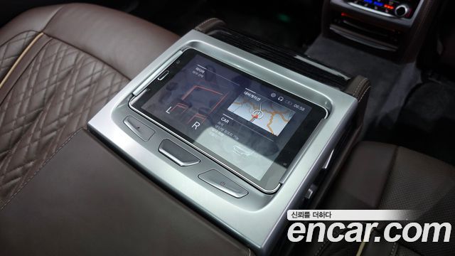 BMW 7-Series 2022 — photo 28