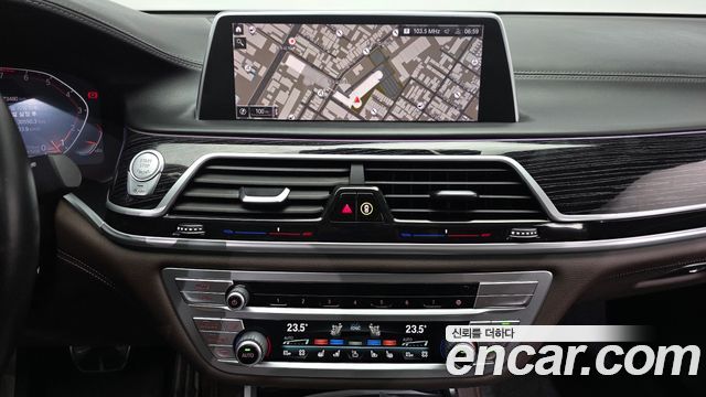 BMW 7-Series 2022 — photo 29