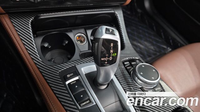 BMW 5-Series 2016 — photo 9