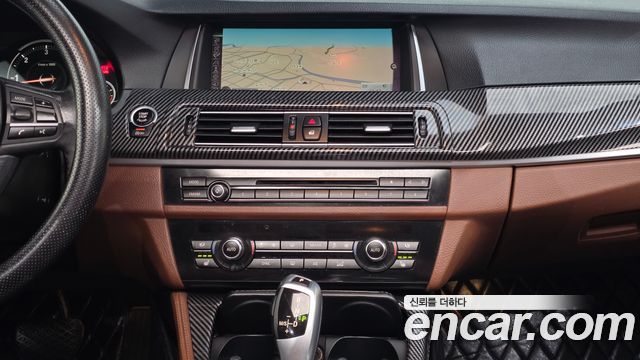 BMW 5-Series 2016 — photo 14