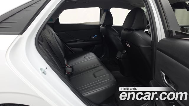 Hyundai AVANTE 2023 — photo 12