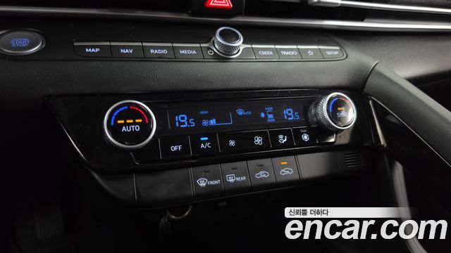Hyundai AVANTE 2023 — photo 19