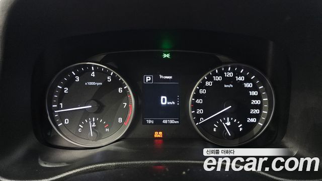 Hyundai AVANTE 2017 — photo 11