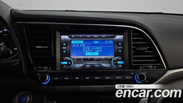 Hyundai AVANTE 2017 — photo 22