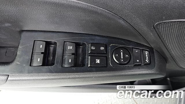 Hyundai AVANTE 2017 — photo 23
