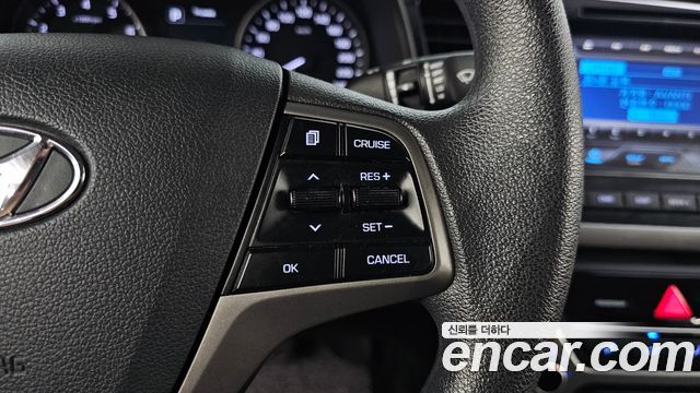 Hyundai AVANTE 2017 — photo 26