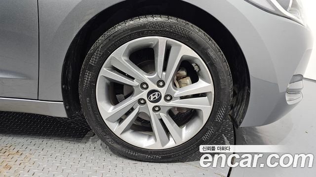 Hyundai AVANTE 2017 — photo 7