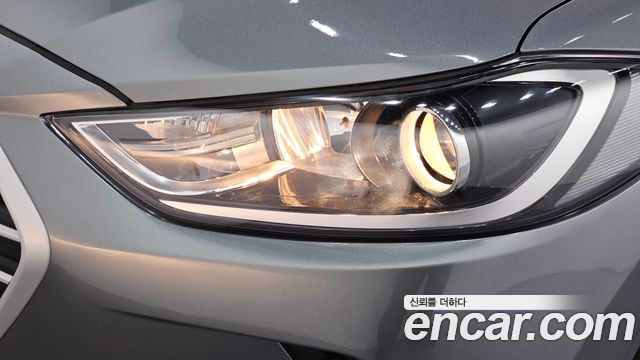 Hyundai AVANTE 2017 — photo 8