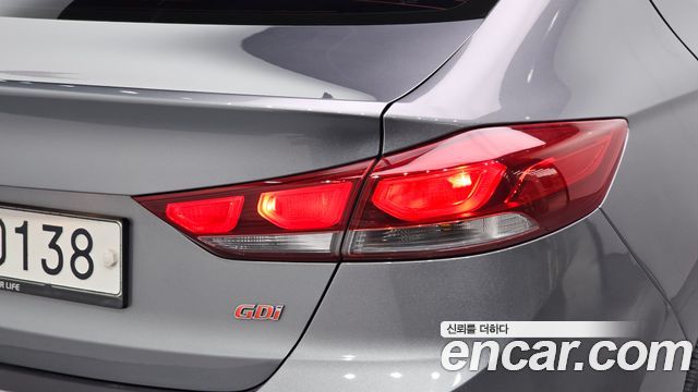 Hyundai AVANTE 2017 — photo 9