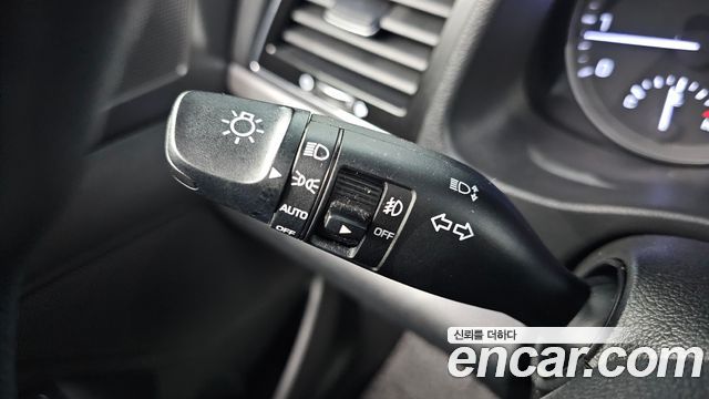 Hyundai AVANTE 2017 — photo 27