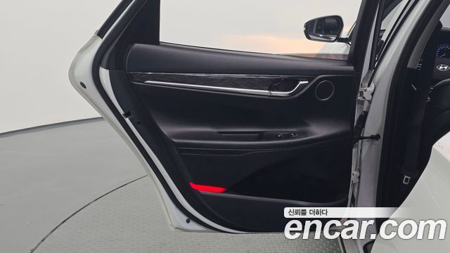 Hyundai Grandeur 2018 — photo 15