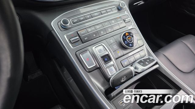 Hyundai Santafe 2022 — photo 9
