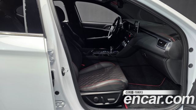 Genesis G70 2019 — photo 17