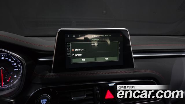 Genesis G70 2019 — photo 22