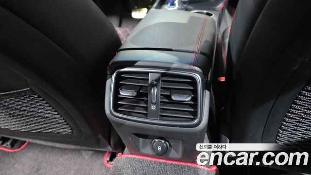 Genesis G70 2019 — photo 34