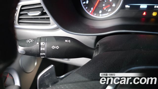 Genesis G70 2019 — photo 36