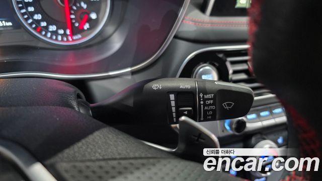 Genesis G70 2019 — photo 37