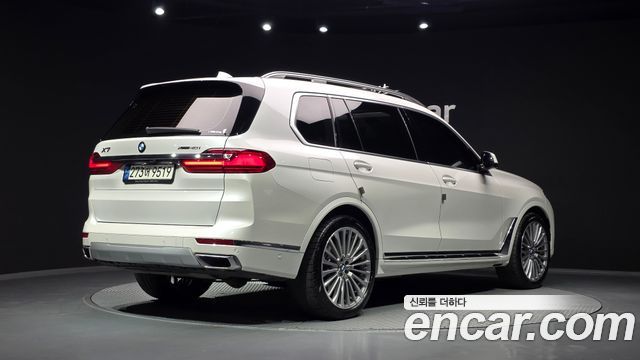 BMW X7 2022 — photo 2