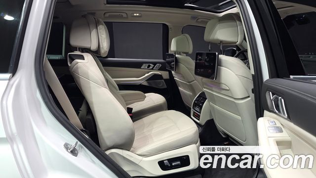 BMW X7 2022 — photo 17