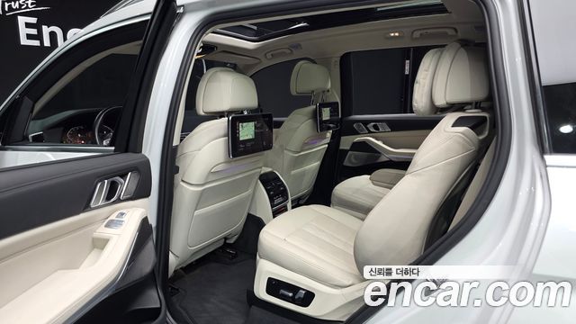 BMW X7 2022 — photo 16