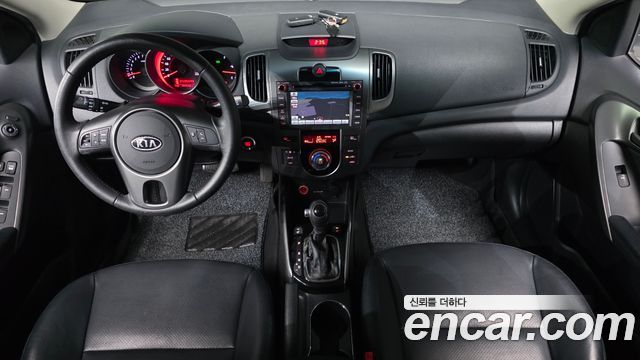 Kia Porte 2011 — photo 7