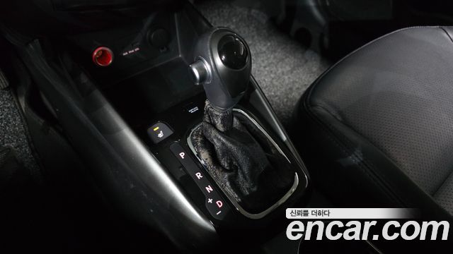 Kia Porte 2011 — photo 9