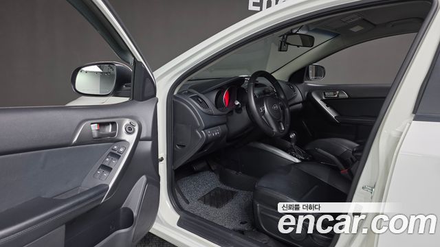 Kia Porte 2011 — photo 10