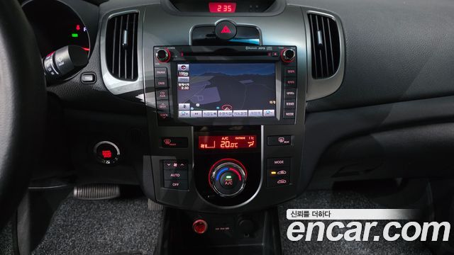 Kia Porte 2011 — photo 14
