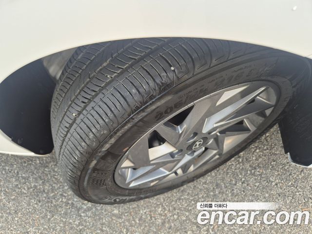 Hyundai AVANTE 2024 — photo 16