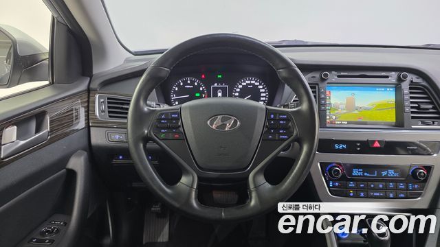 Hyundai Sonata 2015 — photo 19