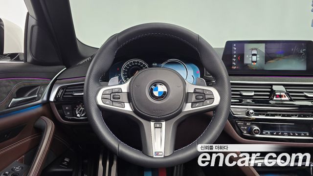 BMW 5-Series 2018 — photo 18