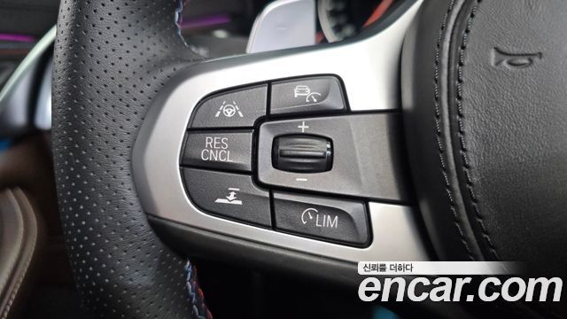 BMW 5-Series 2018 — photo 22