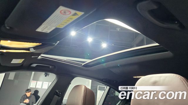 BMW 5-Series 2018 — photo 23
