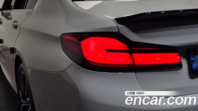 BMW 5-Series 2018 — photo 9