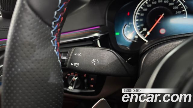 BMW 5-Series 2018 — photo 28