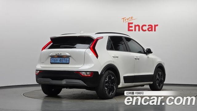 Kia Niro 2023 — photo 2
