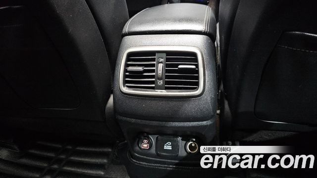 Kia Sorento 2015 — photo 28